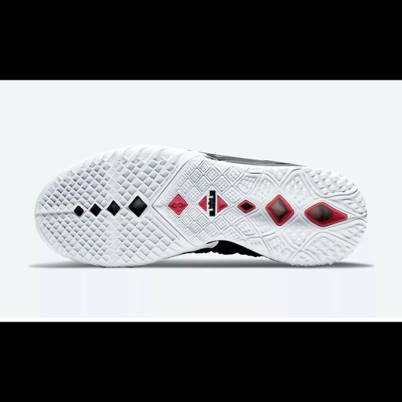 Nike LeBron XVIII 18 Bred Black University Red White CQ9283-001 Men's Sizes - Picture 8 of 8